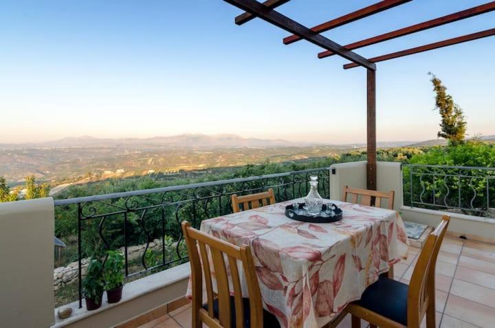 ארכנס Aletraki -Off-Grid Retreat Above Heraklion, Peaceful Views מראה חיצוני תמונה
